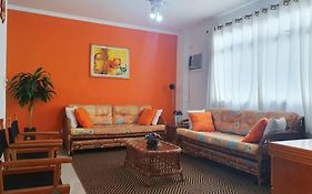Apartamento na Enseada - A 5 minutos a pé da praia com Wi-Fi e TV a Cabo